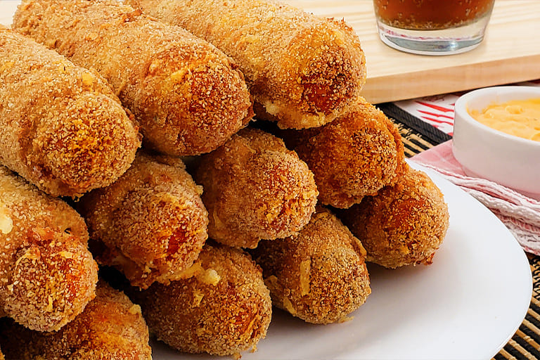 Enroladinho de Salsicha feito com Pão de Forma