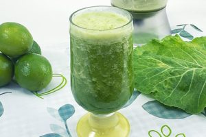 Suco Detox Couve com Limão